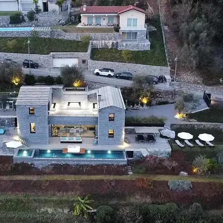 Molli Di サーラ・コマチーナ